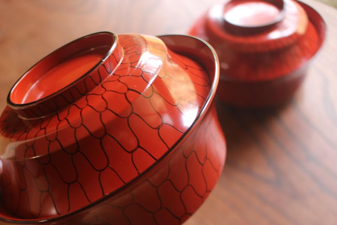 デッドストック！極上朱漆に風情ある網目文の美しい煮物椀2点（検輪島塗懐石道具