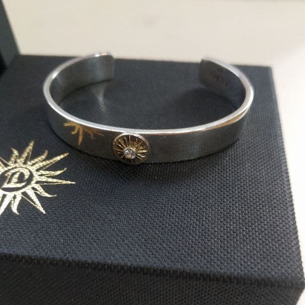 希少!EXILE ID　TAKAHIROプロデュース　シルバーレディースバングル