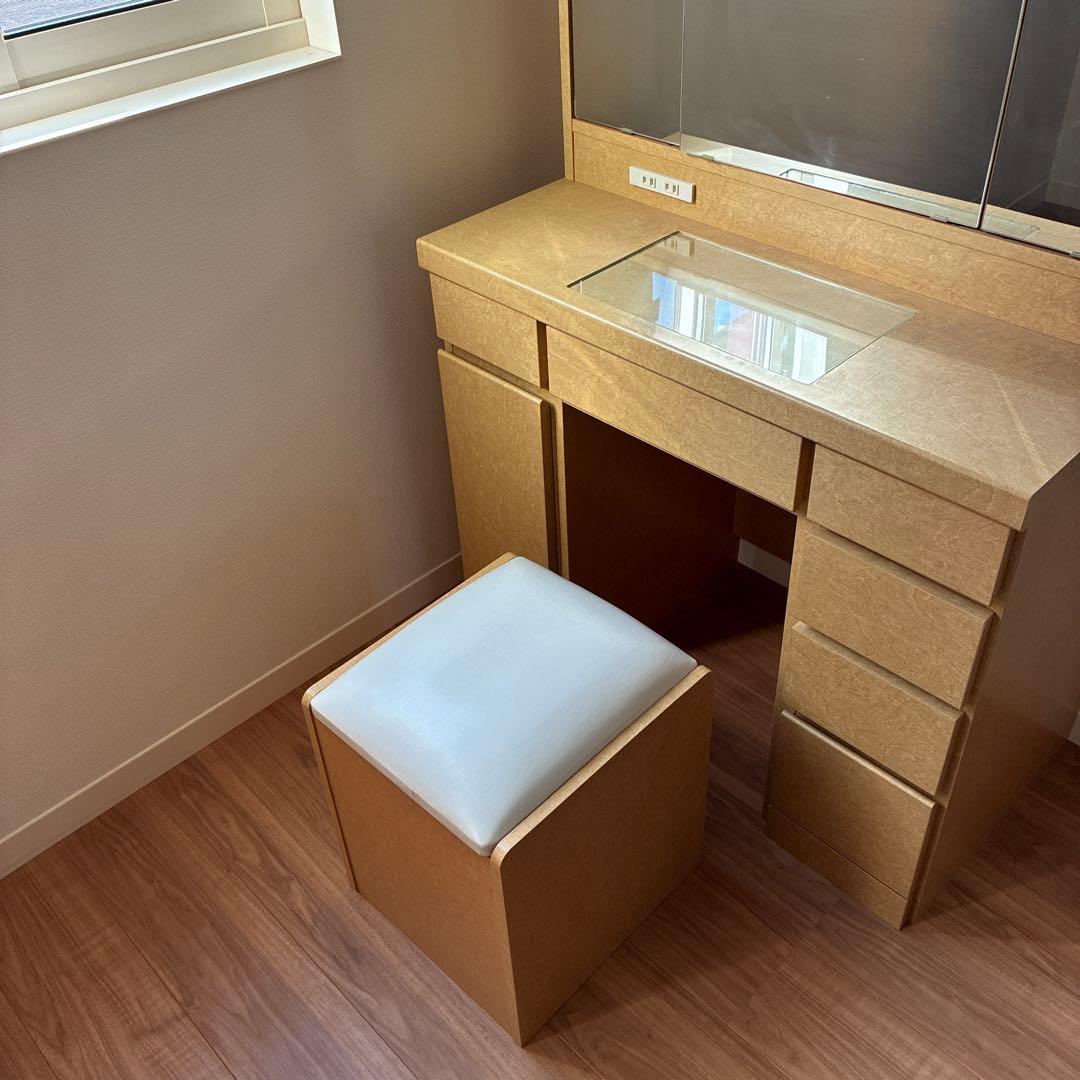 ドレッサー　鏡台　化粧台　三面鏡　コンセント付き　鏡