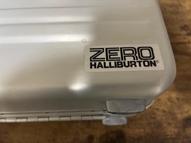米国 SIZERO HALLIBURTON パソコンケース DZ5 アルミ正規品