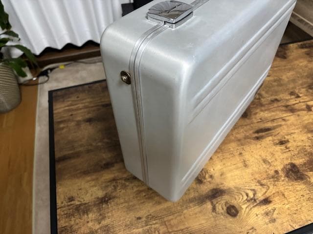 米国 SIZERO HALLIBURTON パソコンケース DZ5 アルミ正規品