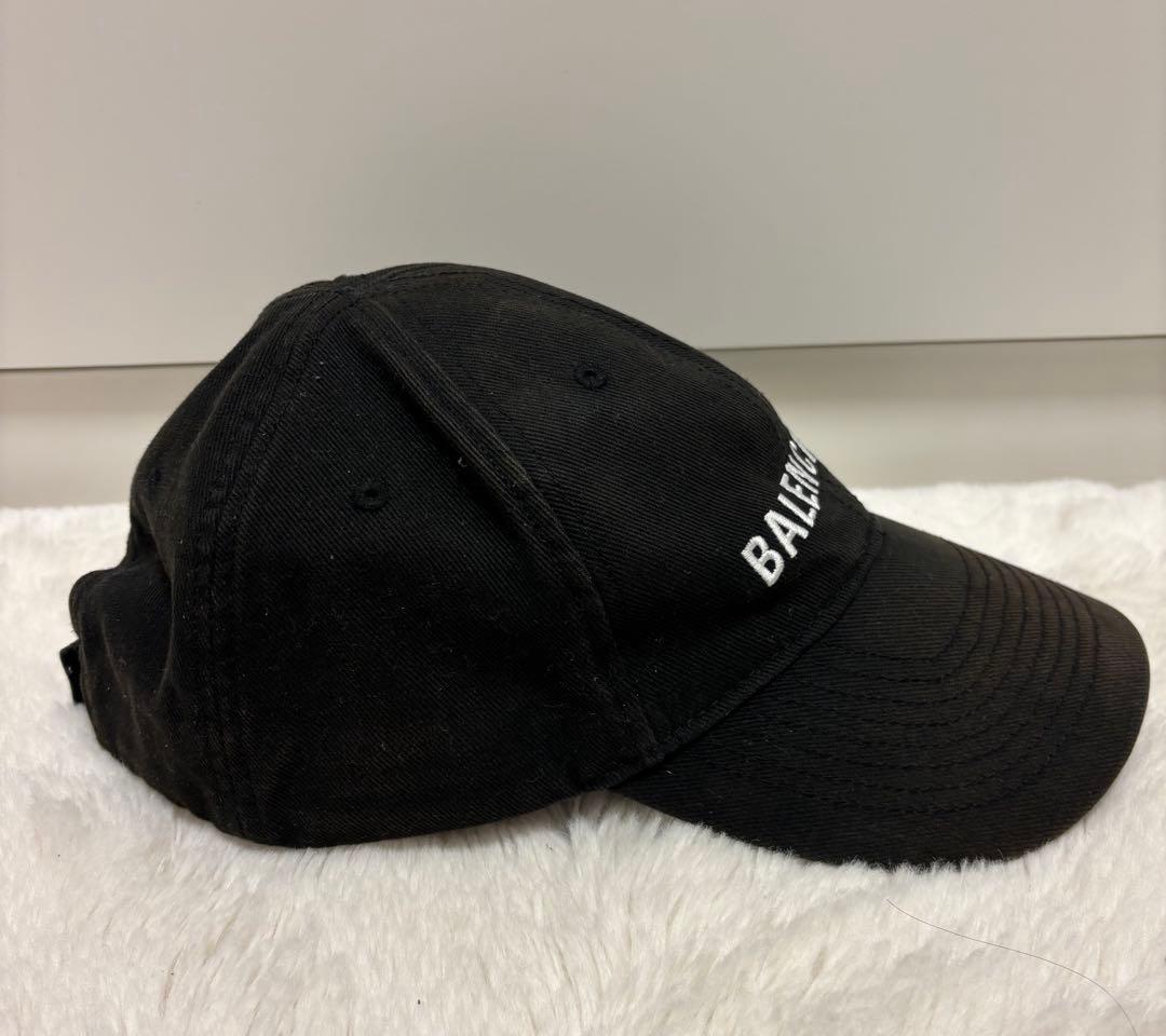 BALENCIAGA 黒 定番ロゴキャップ