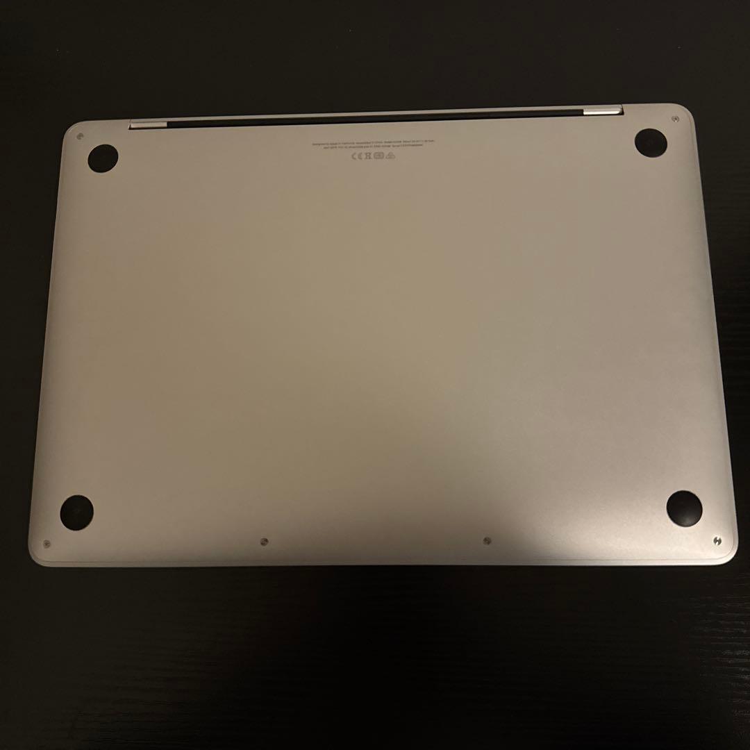 MacBook Pro 13.3㌅ M1 2020 バッテリー98%