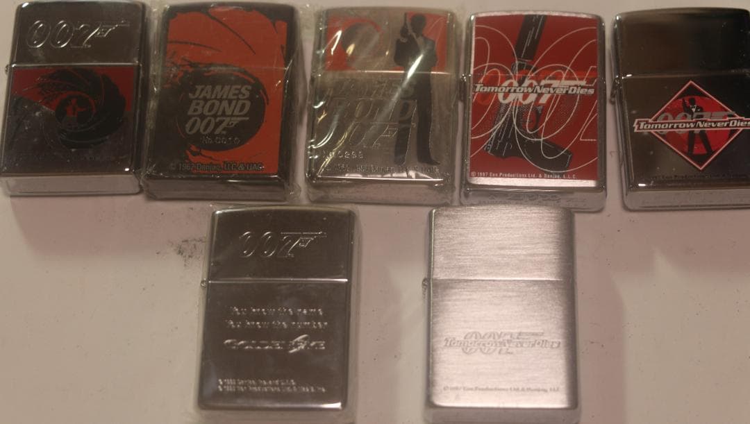 ZIPPOライターの007映画モチーフのオイルライター　未使用品７個