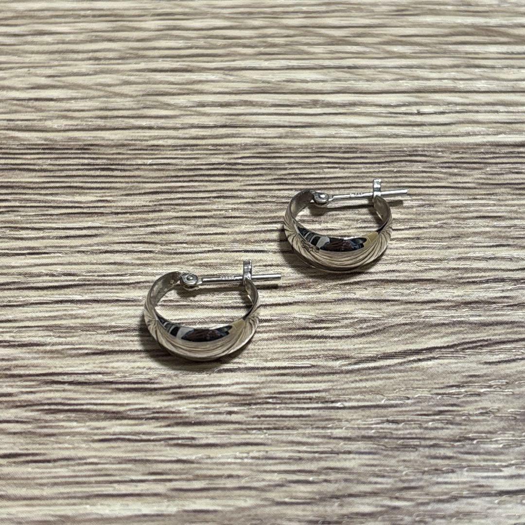 ツツミ プラチナピアス