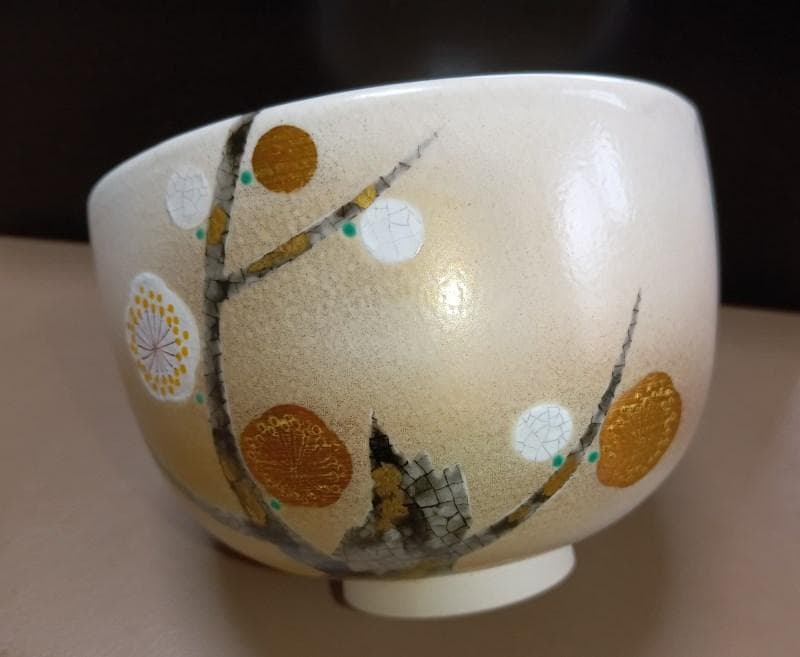 通次阿山　抹茶茶碗　白梅金梅