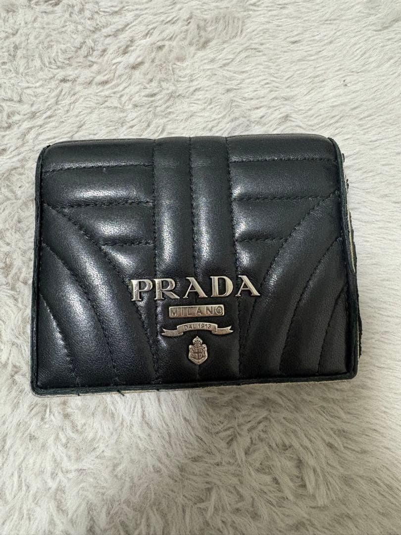 PRADA ブラック 二つ折り財布