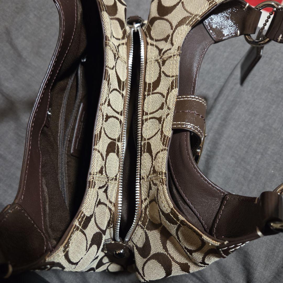 Coach ロゴ入りハンドバッグ ベージュ/ブラウン