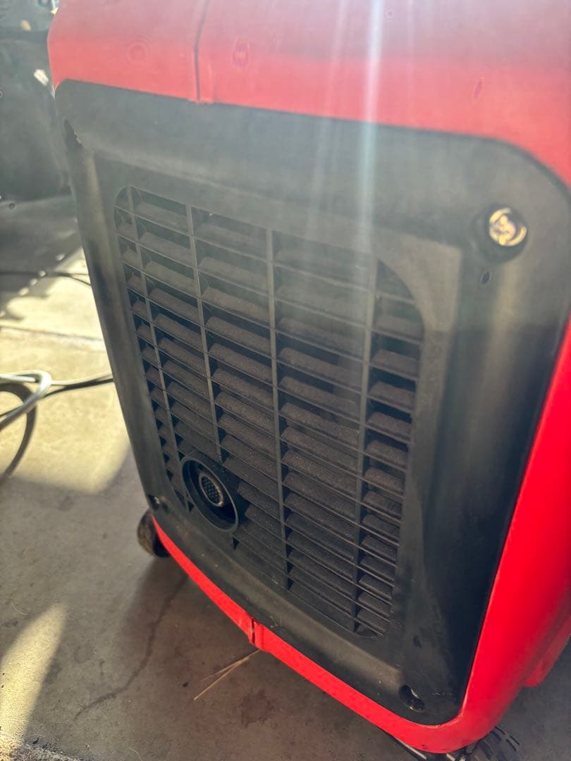 最終値引き‼️EG-2600 発電機