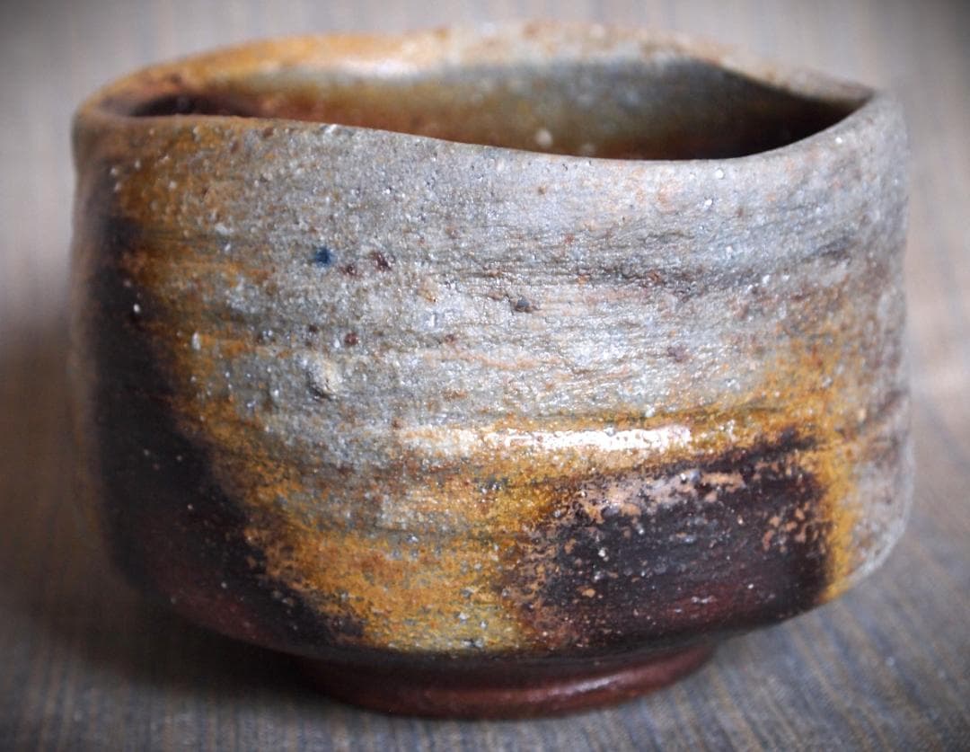 人気作家★多久守★備前【黒】茶碗★共箱・布・栞