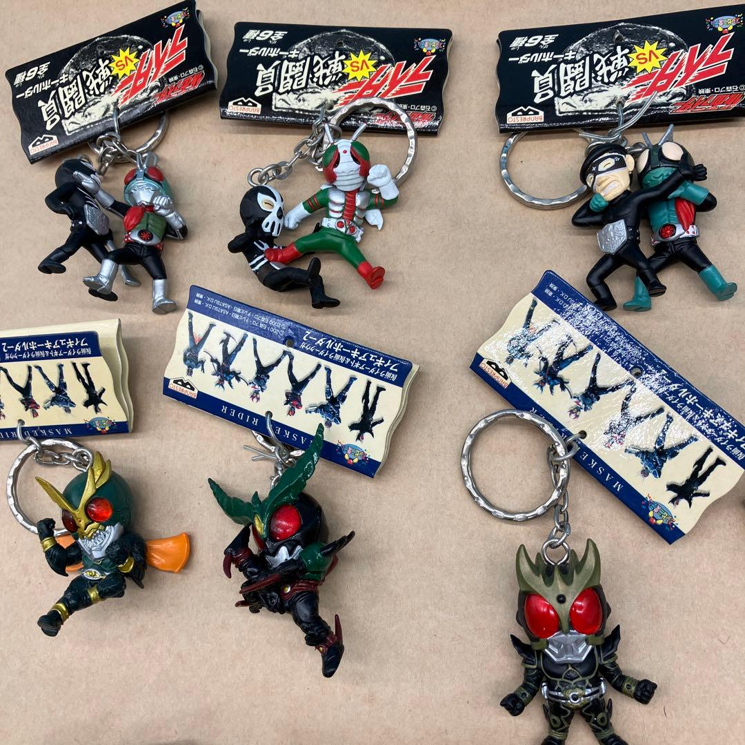 仮面ライダー光るキーホルダー　ファイティング　ライダーvs戦闘員キーホルダー