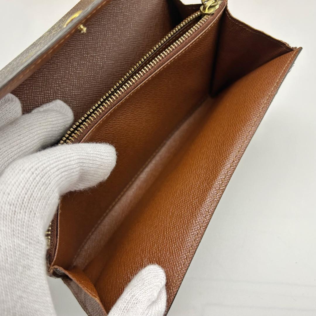 ルイヴィトン　モノグラム　ポルトフォイユサラ　　長財布　折り財布