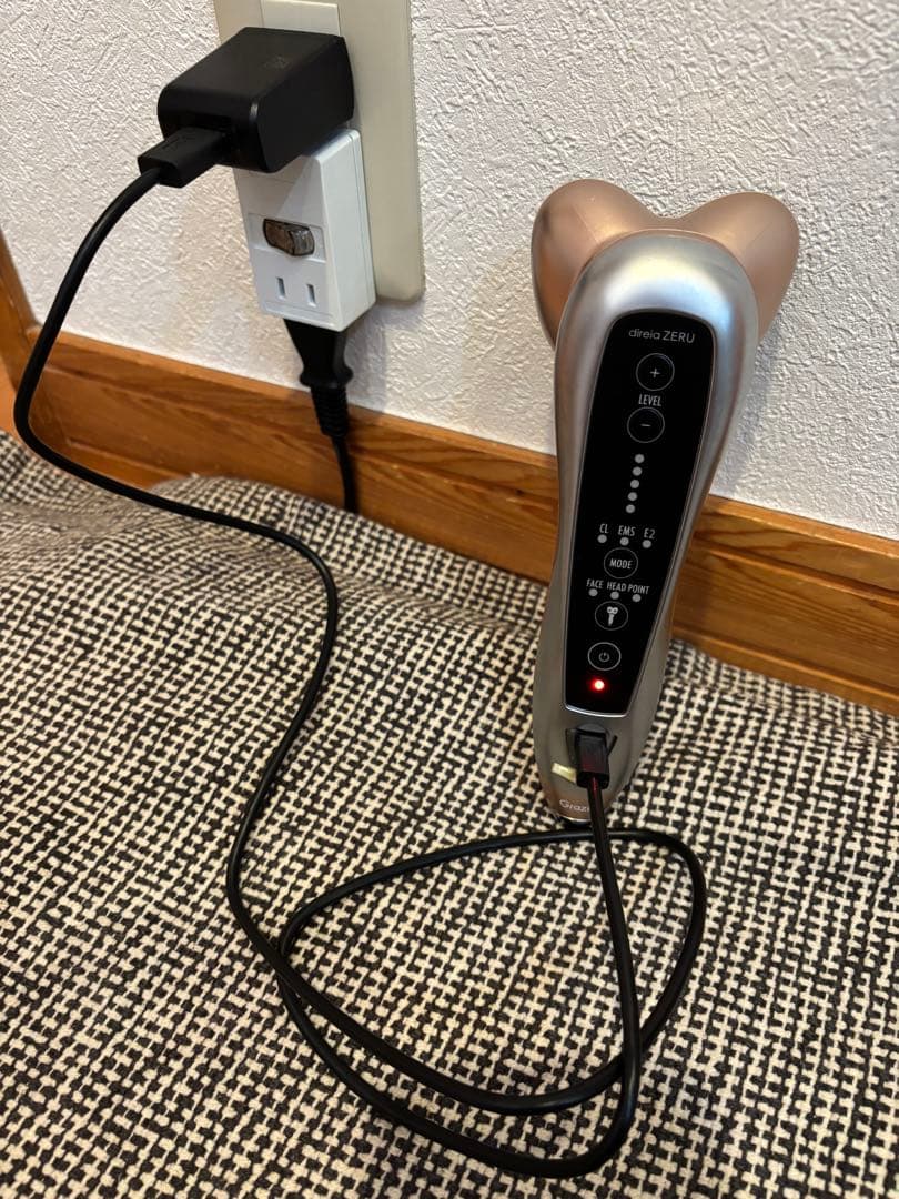 direia ZERU 美顔器 EMS機能付き　ディレイア　ゼル
