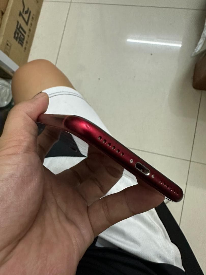 年末特価｜超美品 iPhone SE3 128GB 赤 SIMフリー