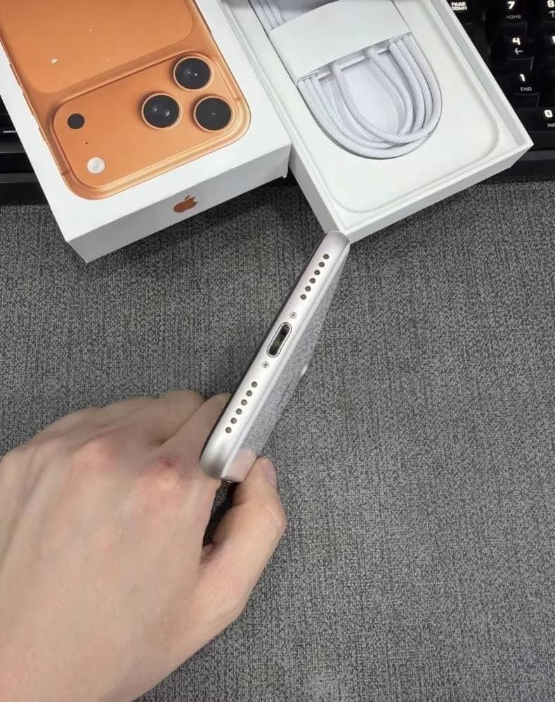 【中古品／超美品】iPhone SE3 128GB｜SIMフリー｜ホワイト