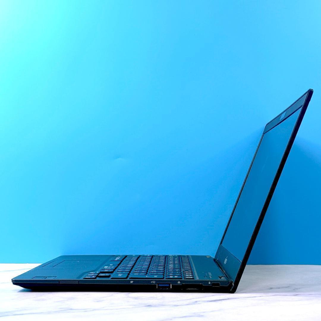 超薄型軽量★メモリ8GB・SSDで快速・指紋認証・Win11☆ノートパソコン