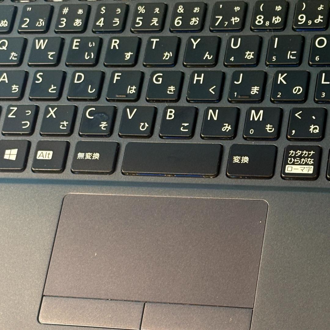 超薄型軽量★メモリ8GB・SSDで快速・指紋認証・Win11☆ノートパソコン