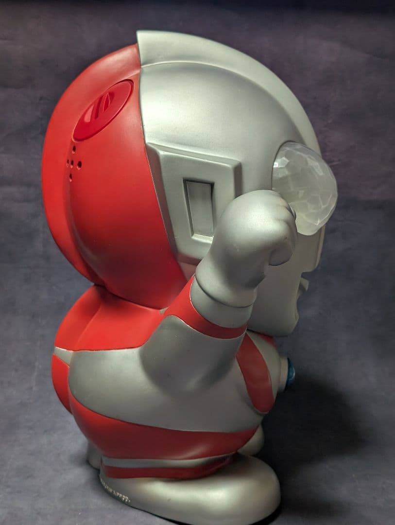 ウルトラマン貯金箱　ソフビ　音声ギミック　 TUBURAYA PROD RUNA