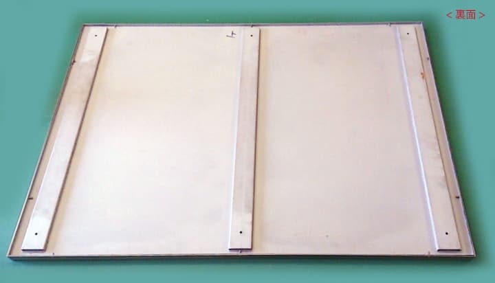 掲示板　105ｃｍ×75ｃｍ