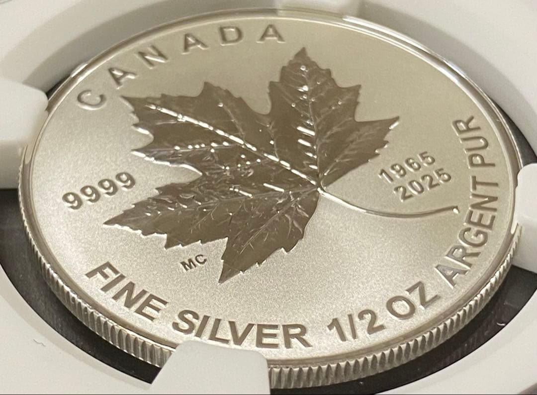 ★ヤングファン必見★最新2025年カナダ メイプルリーフ４ドル 1/2oz 銀貨