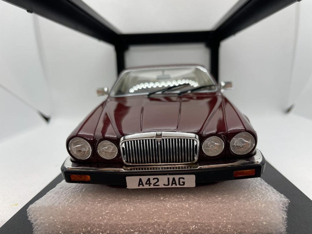 104-032 Cult 1/18 ジャガー XJ SIII 1983