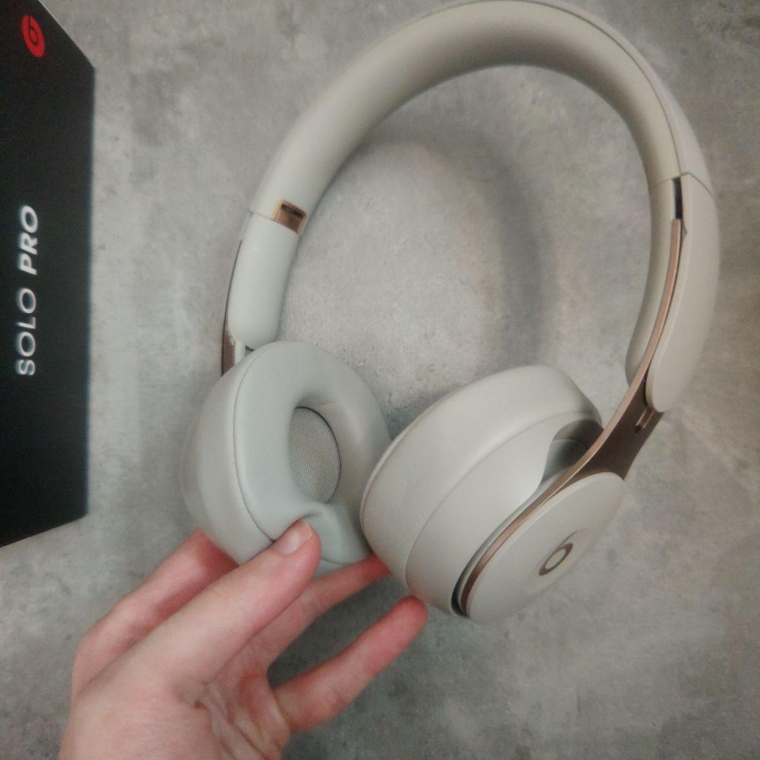 Beats SOLO PRO ワイヤレスヘッドホン　グレー