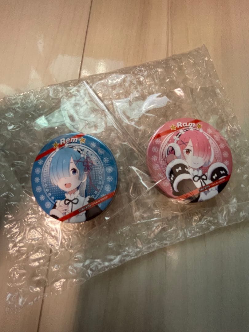 リゼロ　缶バッジ　プリロールクリスマスケーキ レム、ラムセット