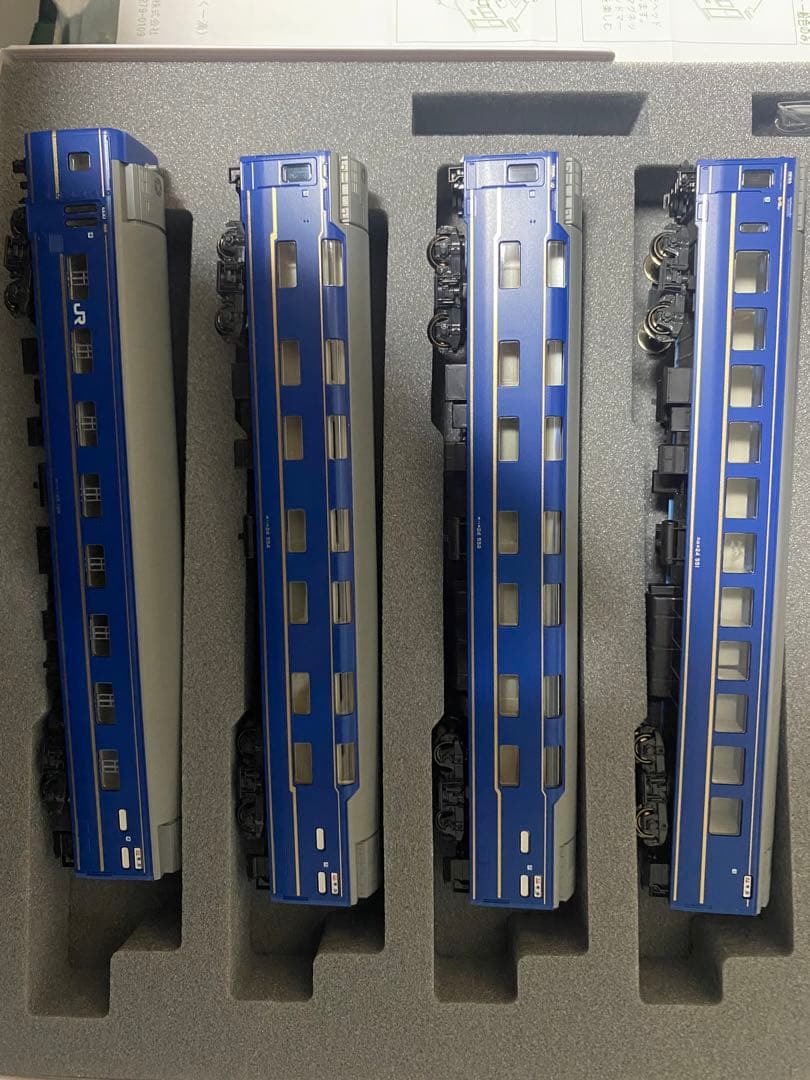 KATO　10-822・10-823 寝台特急「あけぼの」 ＋EF64