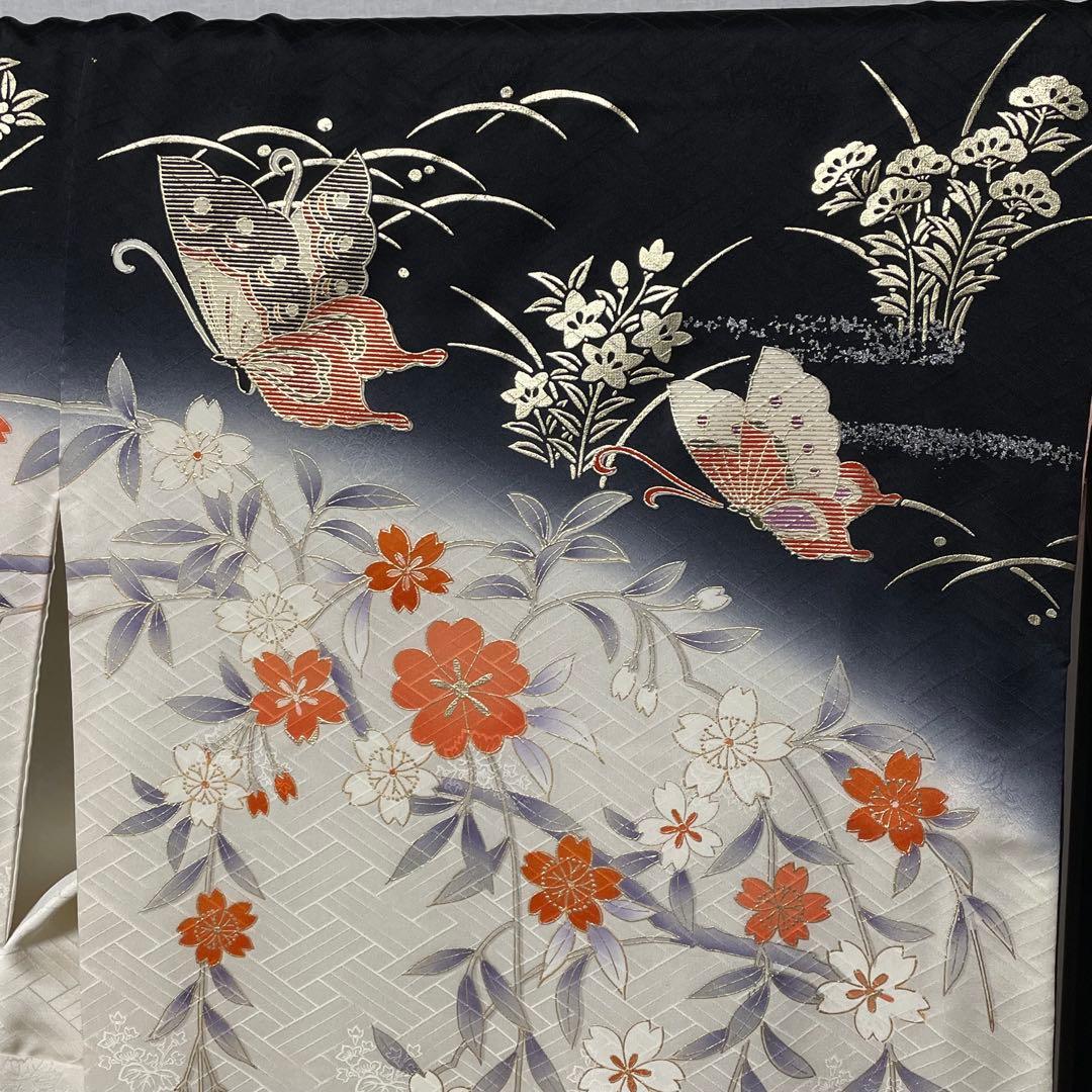 D771 振袖　蝶々　金駒刺繍　枝垂れ桜　正絹　着物　袷　極美品