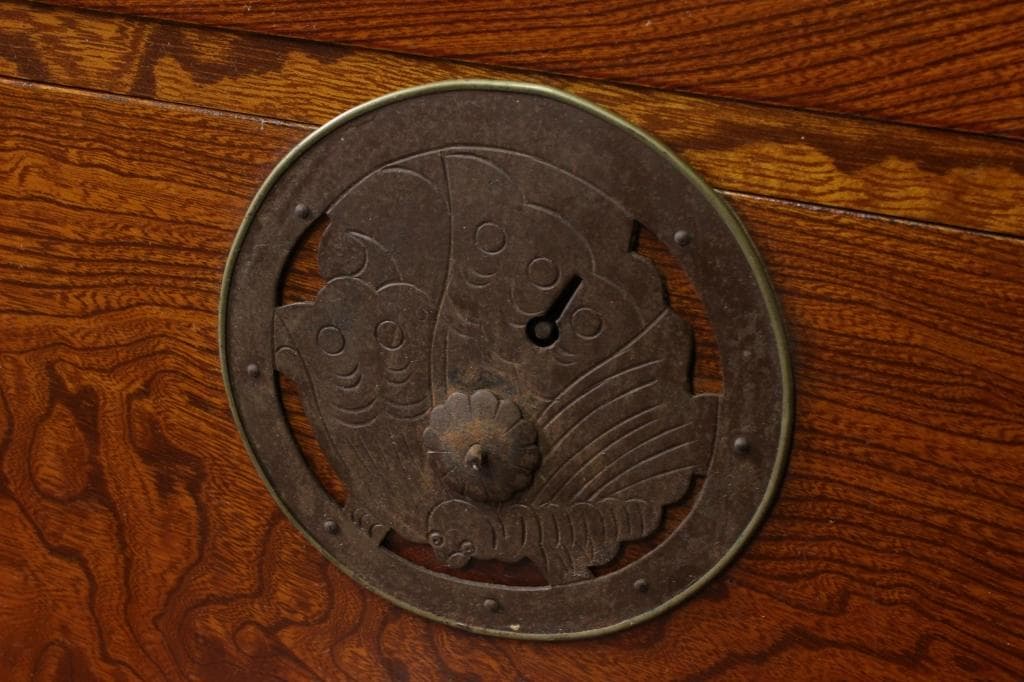 欅共縁！蝶覆輪！時代箪笥・二段！和家具サイドボード古家具和モダンローチェスト古布