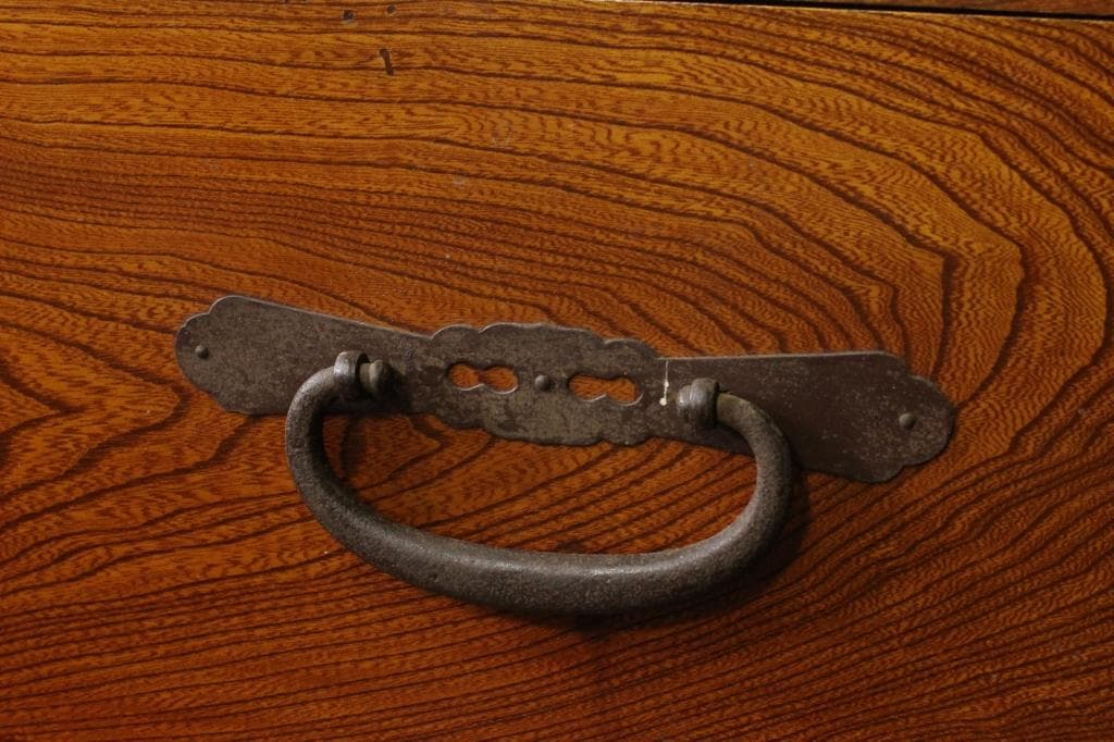 欅共縁！蝶覆輪！時代箪笥・二段！和家具サイドボード古家具和モダンローチェスト古布