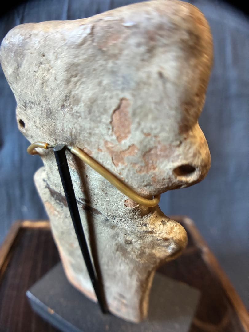 女性の土偶　発掘品　板状土偶　埴輪