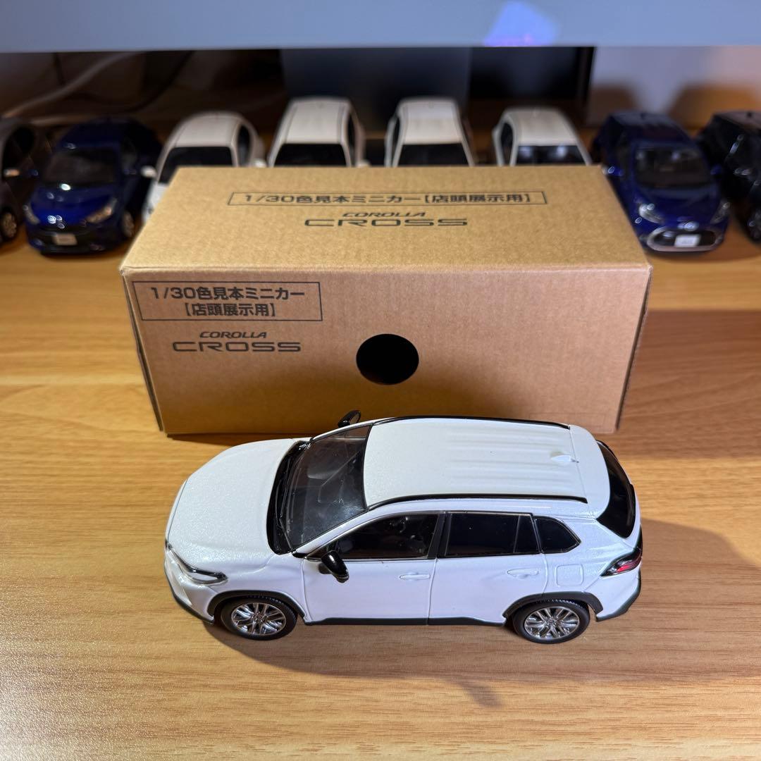 【非売品】トヨタ カローラクロス 後期 カラーサンプルミニカー 未使用