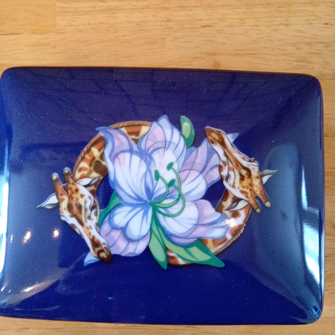 青い陶器のボックスとカードセット