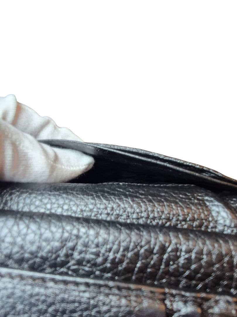 ＰＲＡＤＡ　プラダ　サフィアーノ　二つ折り財布　L字ファスナー　ブラック