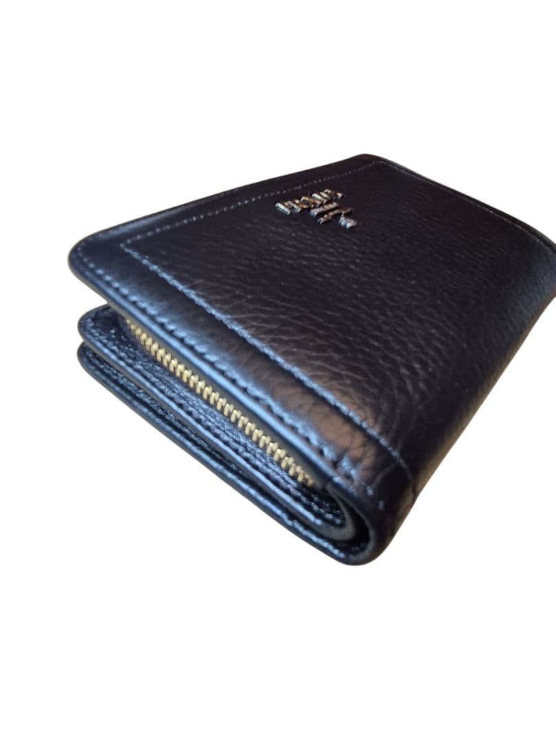 ＰＲＡＤＡ　プラダ　サフィアーノ　二つ折り財布　L字ファスナー　ブラック