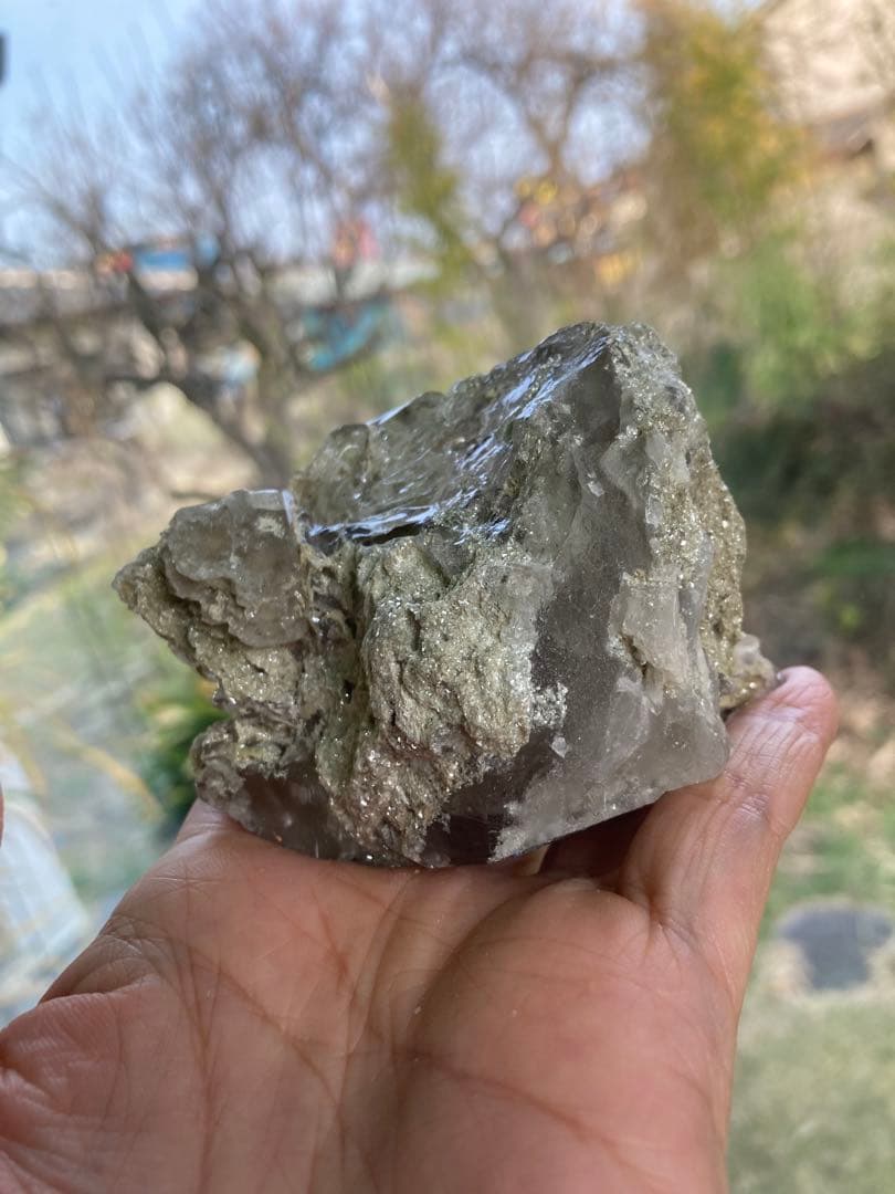 ヒマラヤ　マニハール原石　ルチル入り　水晶　天然石　レインボー