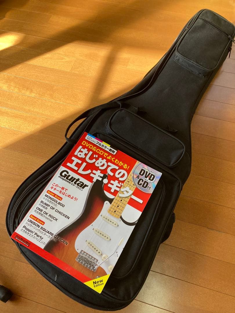 エレキギター、スタンド、ケース、スピーカー、マガジンCDセット