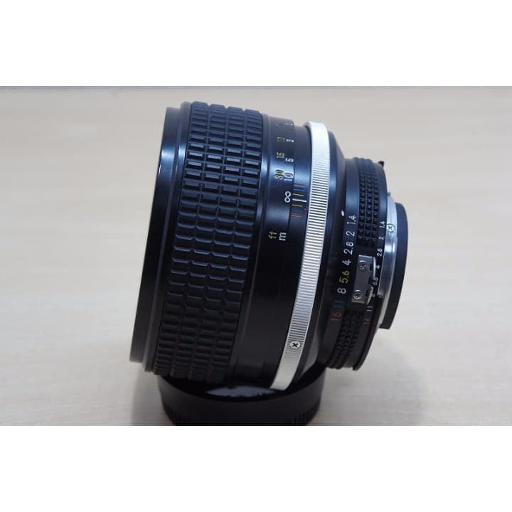 単焦点 明るい Nikon Ai-S NIKKOR 85mm F1.4