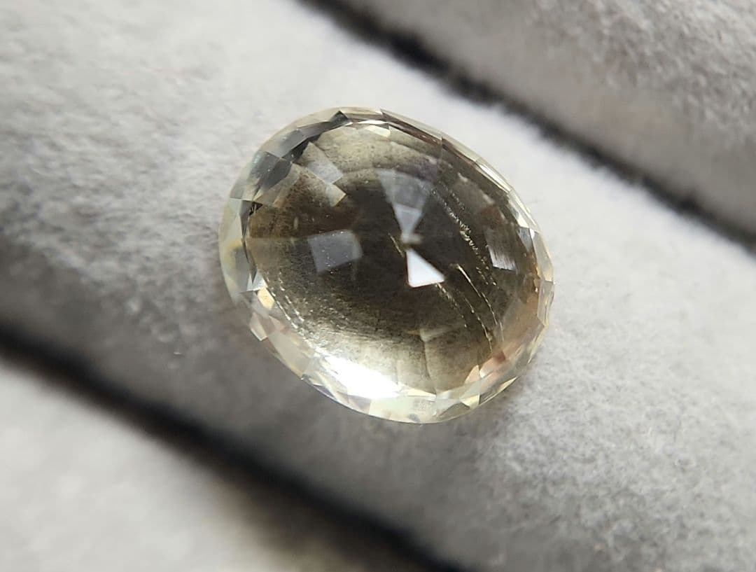 特大天然イエローサファイア 5.095ct