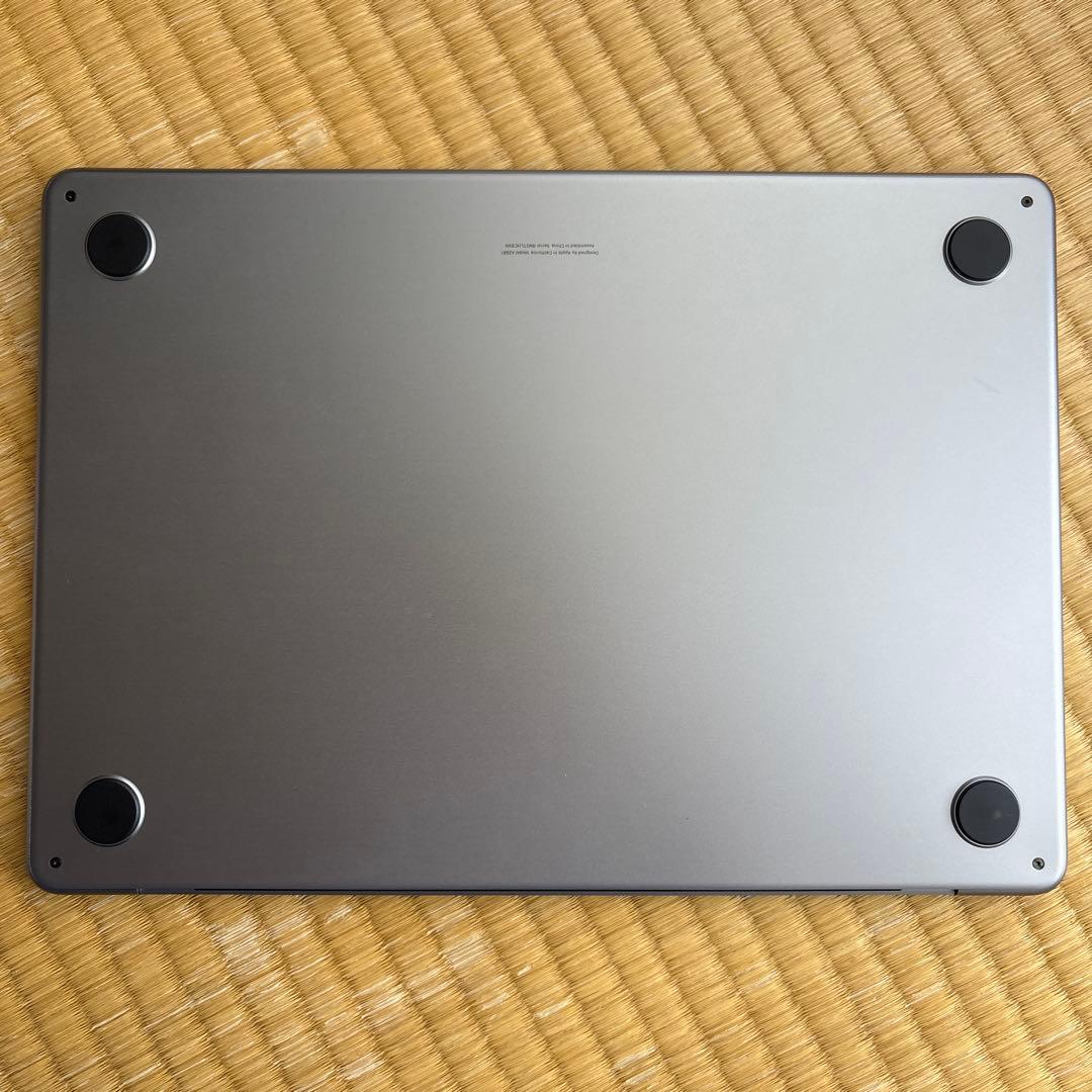 美品Apple MacBook Air M2 8GB 256GB ハブ・ケース付