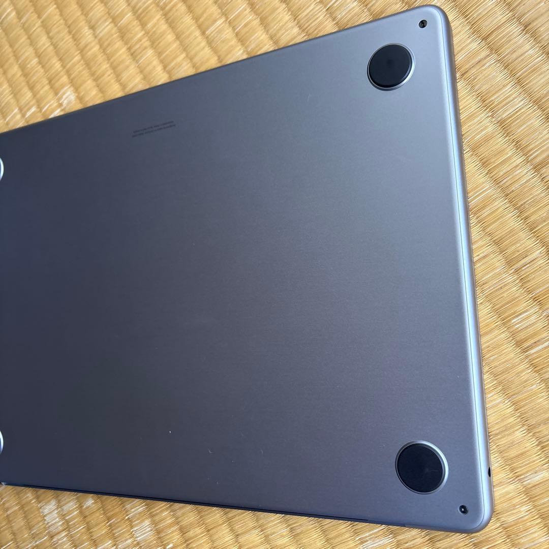 美品Apple MacBook Air M2 8GB 256GB ハブ・ケース付