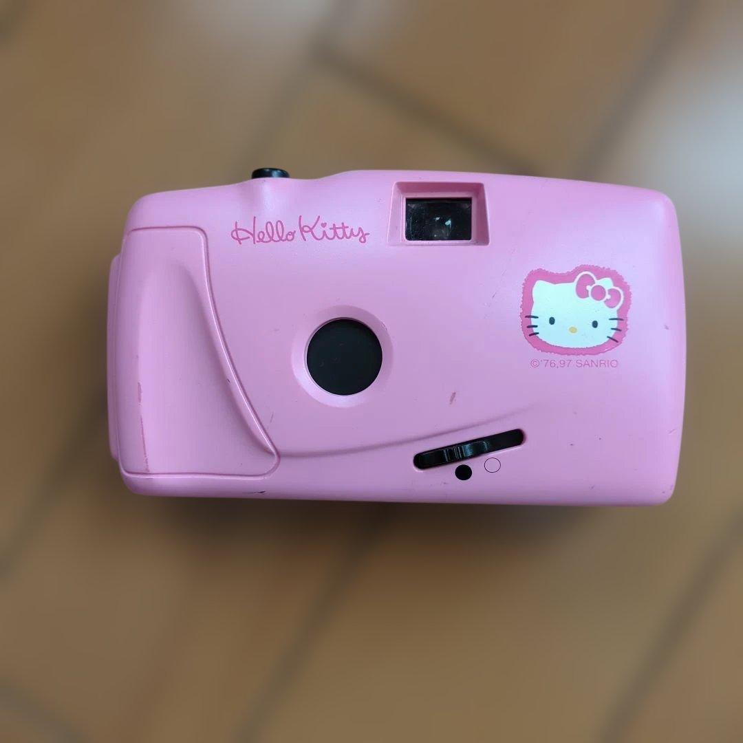 サンリオ ハローキティ 35mm　フィルムカメラ　トイカメラ