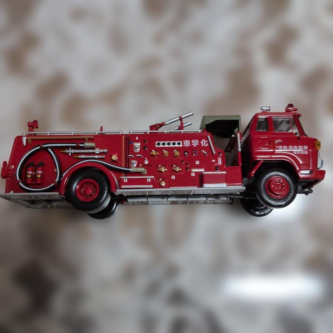 トミカリミテッドヴィンテージネオ HINO KB324型 化学消防車