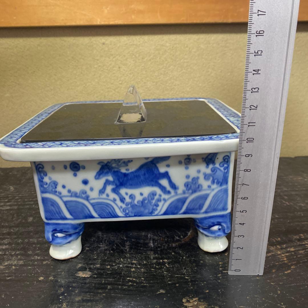 大明万暦年制年号　染付獣頭脚付筆洗