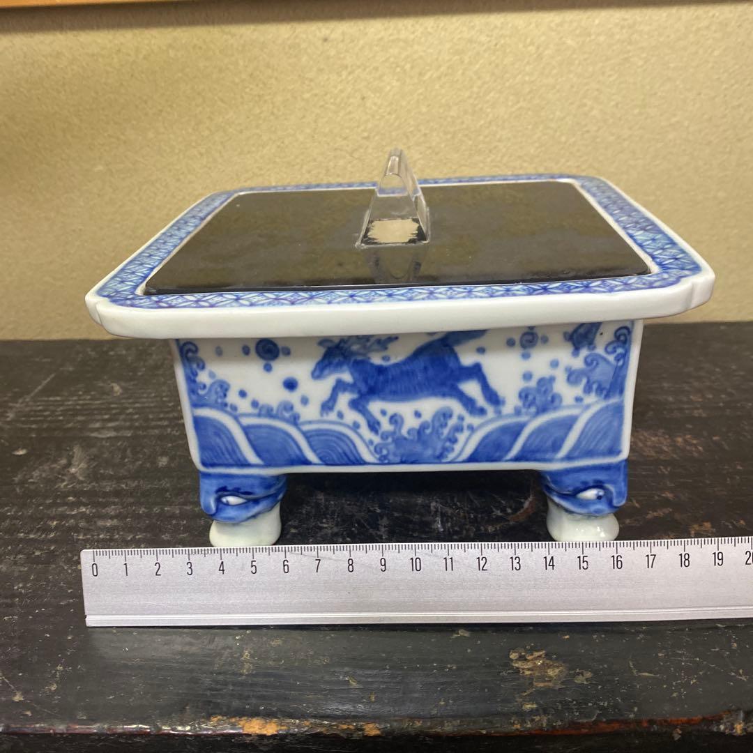 大明万暦年制年号　染付獣頭脚付筆洗