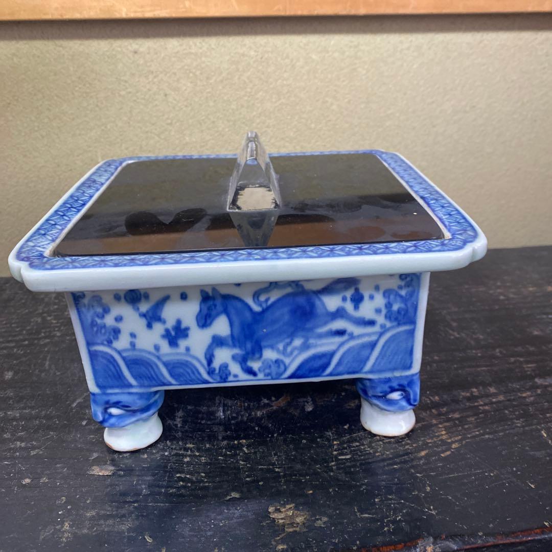 大明万暦年制年号　染付獣頭脚付筆洗