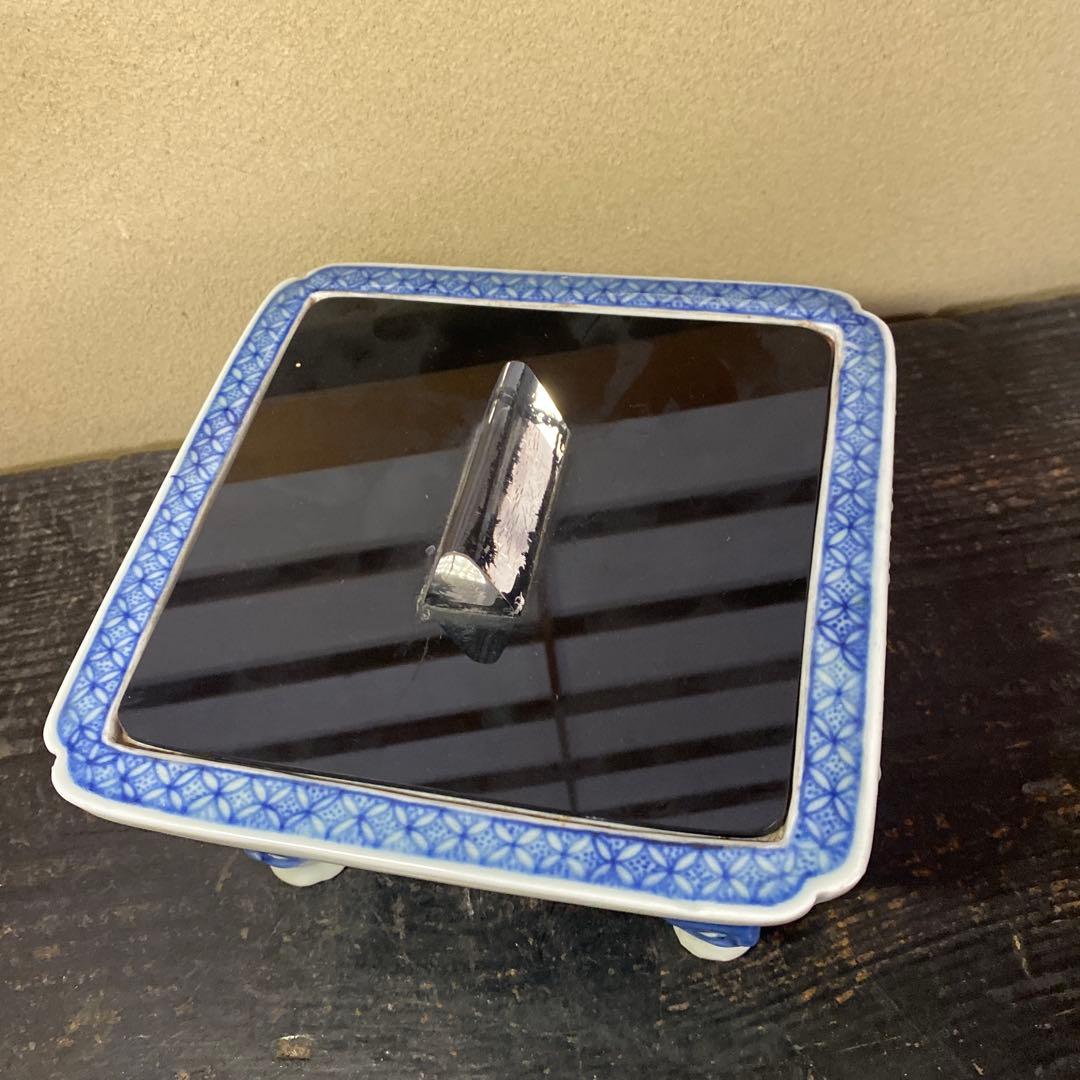 大明万暦年制年号　染付獣頭脚付筆洗