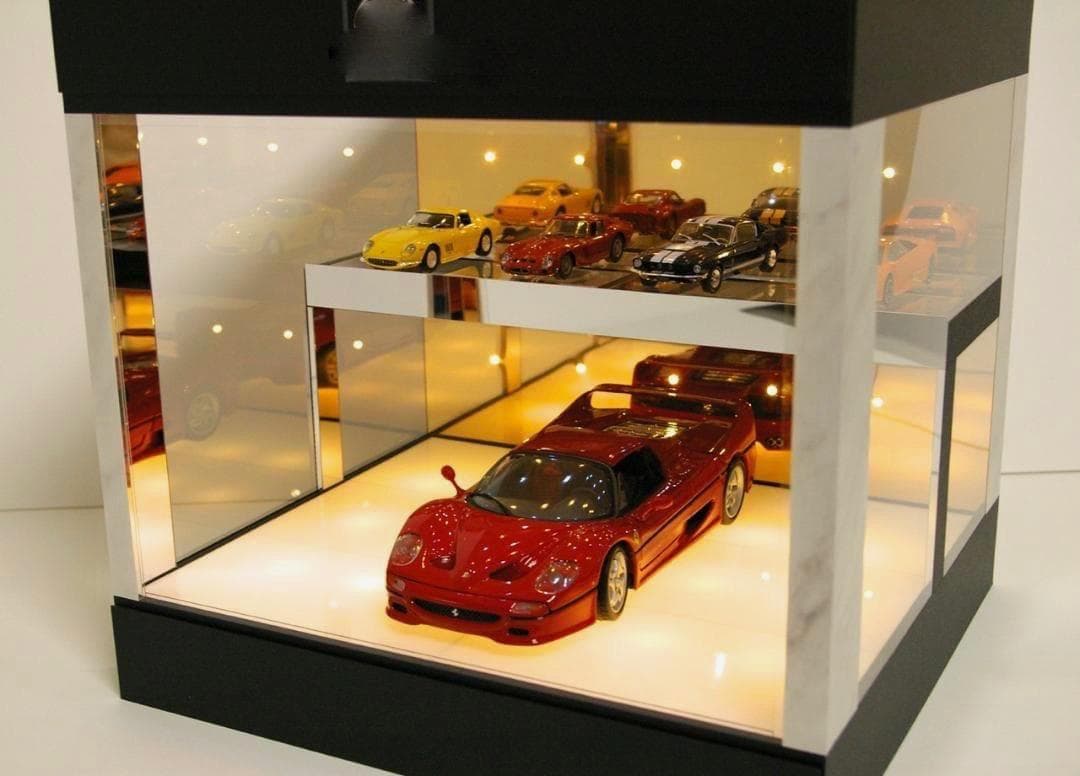 一球オーダー品・雛壇2層式・ディスプレーBOX・スタイリッシュジオラマ