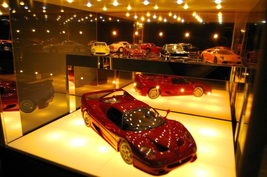 一球オーダー品・雛壇2層式・ディスプレーBOX・スタイリッシュジオラマ